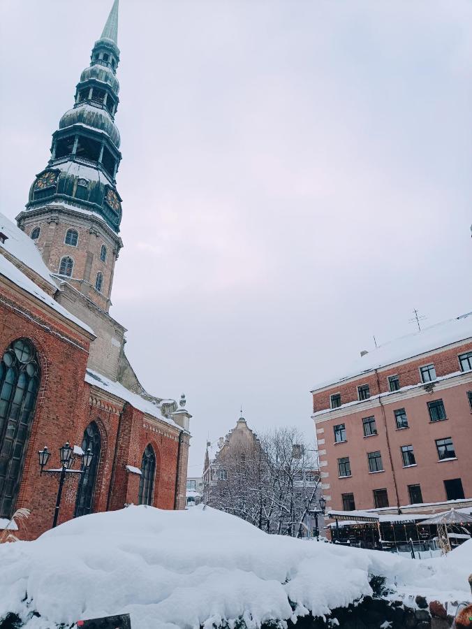 Old Town Retreat With Stunning Views 2 Bedroom Apartment Nearby The Church Of Saint Peter Riga Luaran gambar