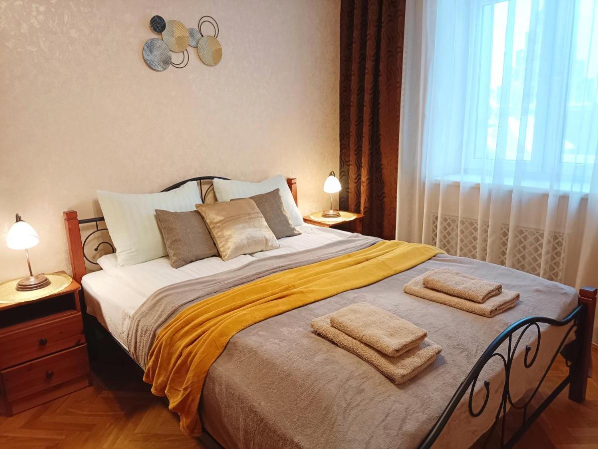 Old Town Retreat With Stunning Views 2 Bedroom Apartment Nearby The Church Of Saint Peter Riga Luaran gambar