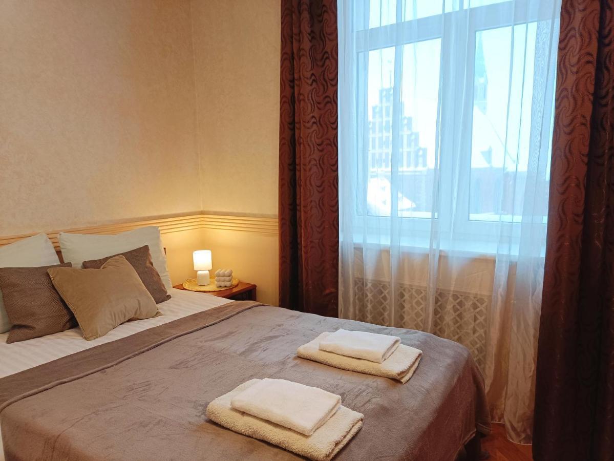 Old Town Retreat With Stunning Views 2 Bedroom Apartment Nearby The Church Of Saint Peter Riga Luaran gambar