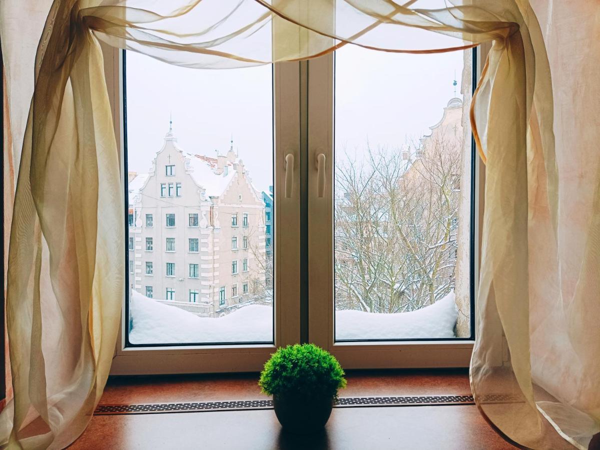 Old Town Retreat With Stunning Views 2 Bedroom Apartment Nearby The Church Of Saint Peter Riga Luaran gambar