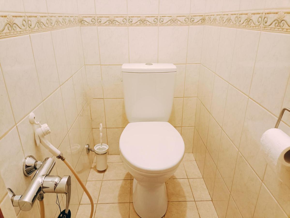 Old Town Retreat With Stunning Views 2 Bedroom Apartment Nearby The Church Of Saint Peter Riga Luaran gambar